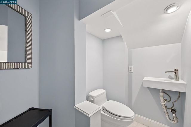 112 Camino Sobrante, Orinda, CA 94563
