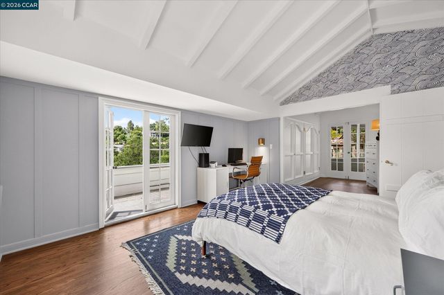 112 Camino Sobrante, Orinda, CA 94563