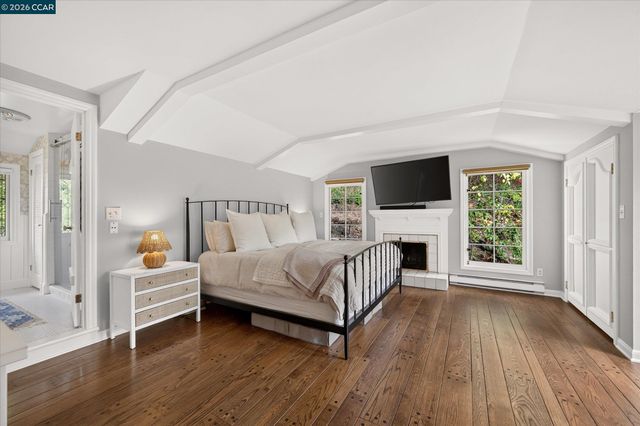 112 Camino Sobrante, Orinda, CA 94563