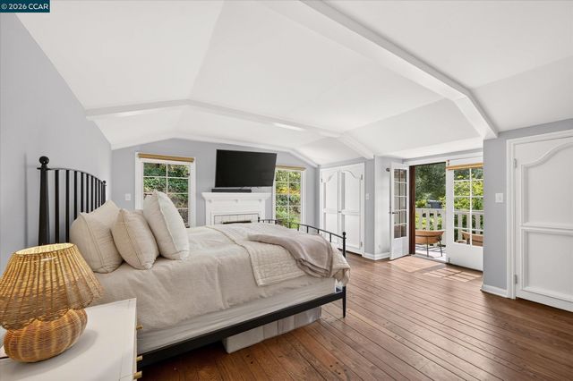 112 Camino Sobrante, Orinda, CA 94563