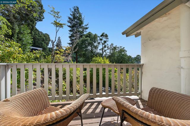112 Camino Sobrante, Orinda, CA 94563
