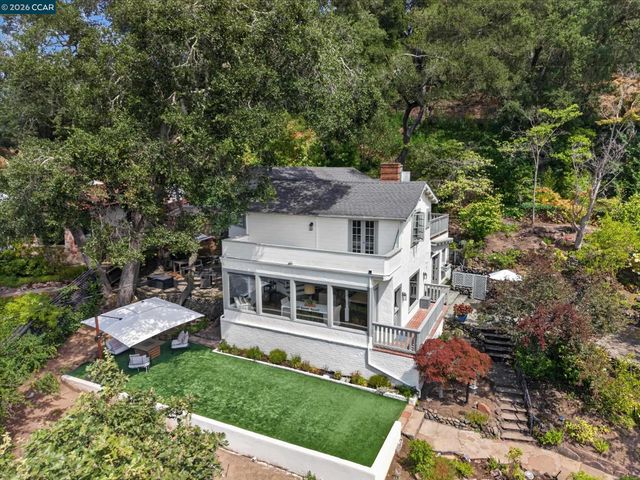 112 Camino Sobrante, Orinda, CA 94563