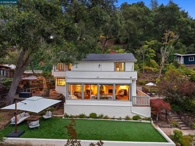112 Camino Sobrante, Orinda, CA 94563
