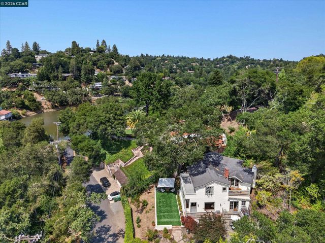 112 Camino Sobrante, Orinda, CA 94563