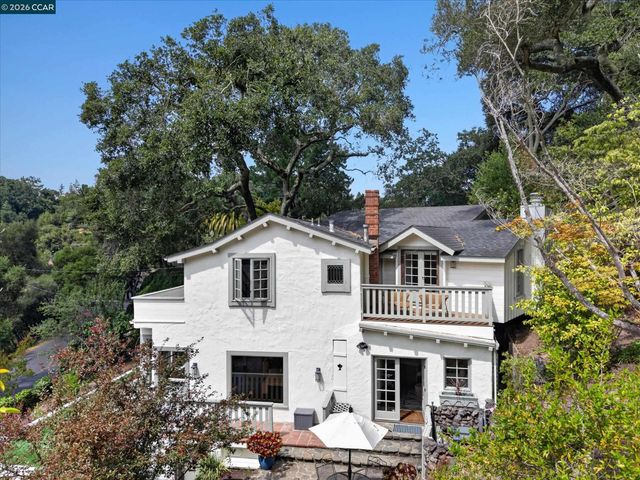 112 Camino Sobrante, Orinda, CA 94563