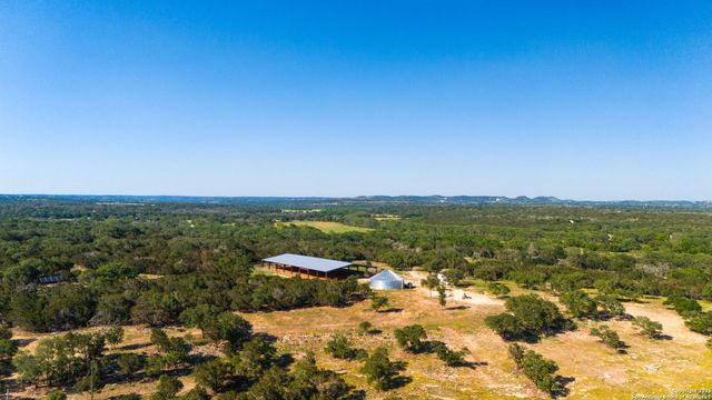 1146 SISTERDALE RD, Boerne, TX 78006