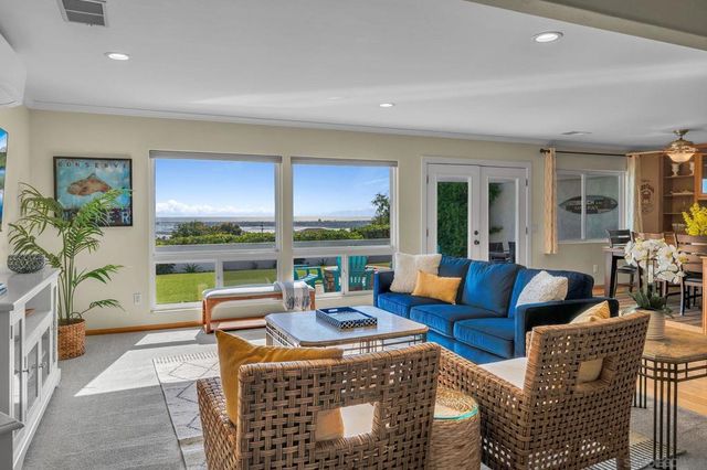 2704 06 Deerpark Dr, San Diego, CA 92110
