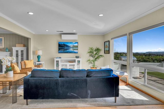 2704 06 Deerpark Dr, San Diego, CA 92110