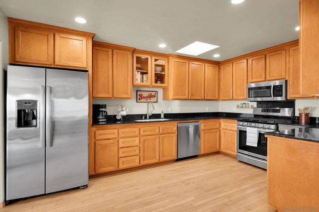 2704 06 Deerpark Dr, San Diego, CA 92110