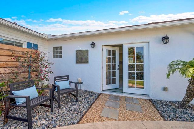 2704 06 Deerpark Dr, San Diego, CA 92110