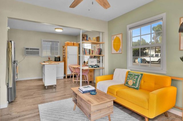 2704 06 Deerpark Dr, San Diego, CA 92110