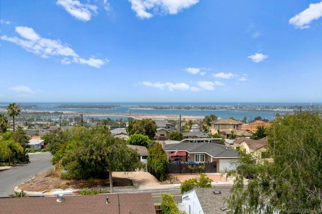 2704 06 Deerpark Dr, San Diego, CA 92110
