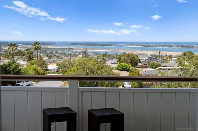 2704 06 Deerpark Dr, San Diego, CA 92110