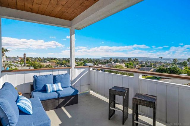 2704 06 Deerpark Dr, San Diego, CA 92110