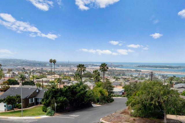 2704 06 Deerpark Dr, San Diego, CA 92110