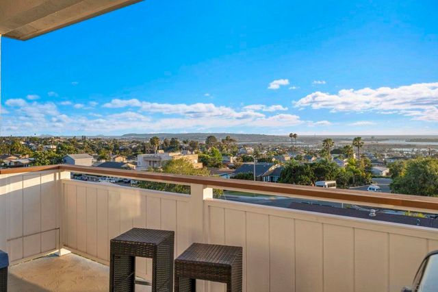 2704 06 Deerpark Dr, San Diego, CA 92110