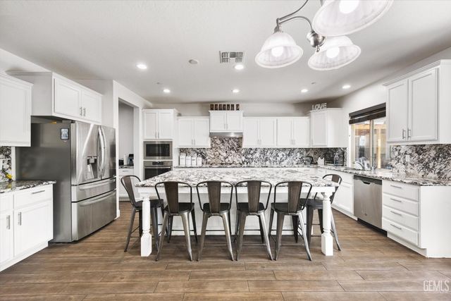 826 Jacob Creek Drive, Bakersfield, CA 93314