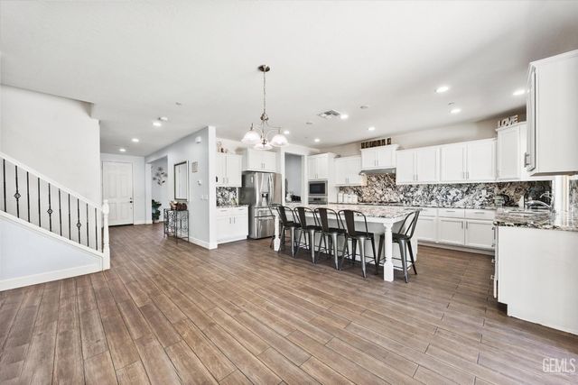 826 Jacob Creek Drive, Bakersfield, CA 93314