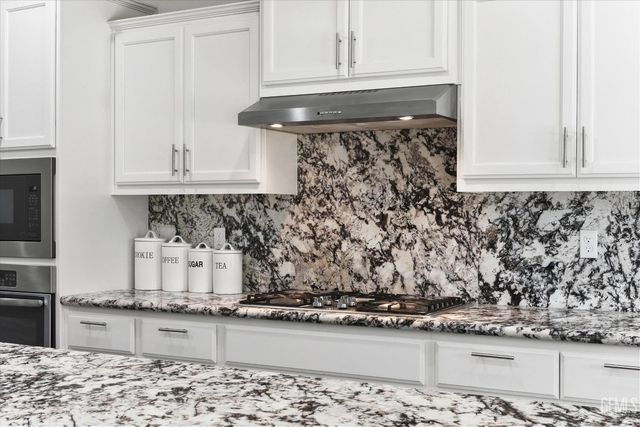 826 Jacob Creek Drive, Bakersfield, CA 93314
