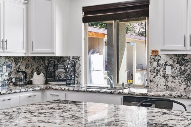826 Jacob Creek Drive, Bakersfield, CA 93314