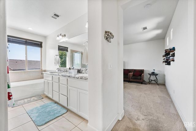 826 Jacob Creek Drive, Bakersfield, CA 93314