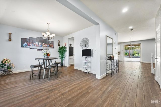 826 Jacob Creek Drive, Bakersfield, CA 93314