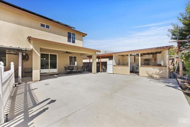 826 Jacob Creek Drive, Bakersfield, CA 93314