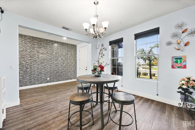 826 Jacob Creek Drive, Bakersfield, CA 93314