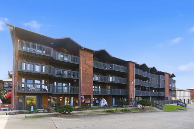 150 Sunken Forest Drive 8-205, Forsyth, MO 65653