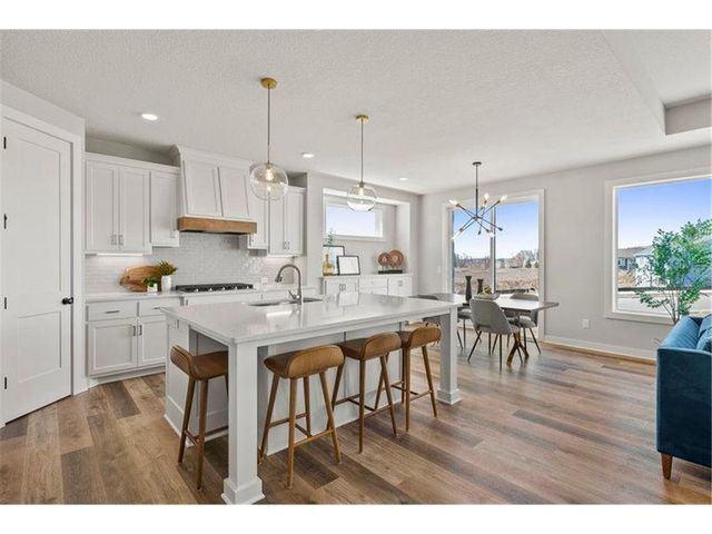 4048 Arbor Drive, Woodbury, MN 55129