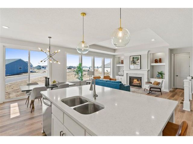 4048 Arbor Drive, Woodbury, MN 55129