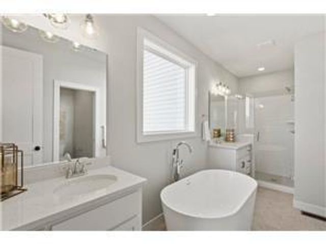 4048 Arbor Drive, Woodbury, MN 55129