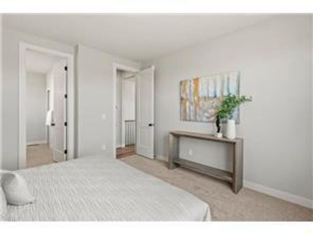 4048 Arbor Drive, Woodbury, MN 55129