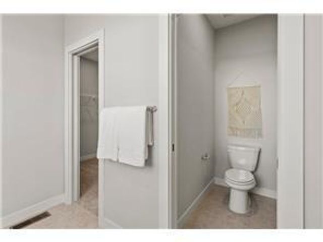 4048 Arbor Drive, Woodbury, MN 55129