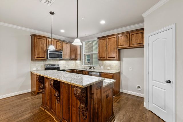 2500 Rockbrook Drive B83, Lewisville, TX 75067