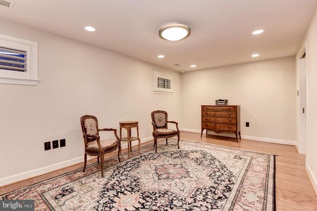3028 MEETING ST, Falls Church, VA 22044