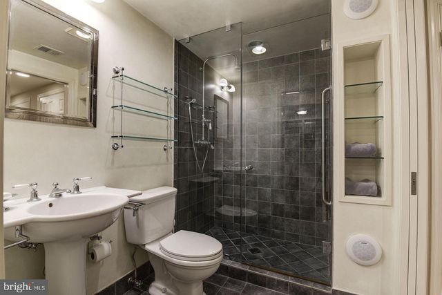 3028 MEETING ST, Falls Church, VA 22044