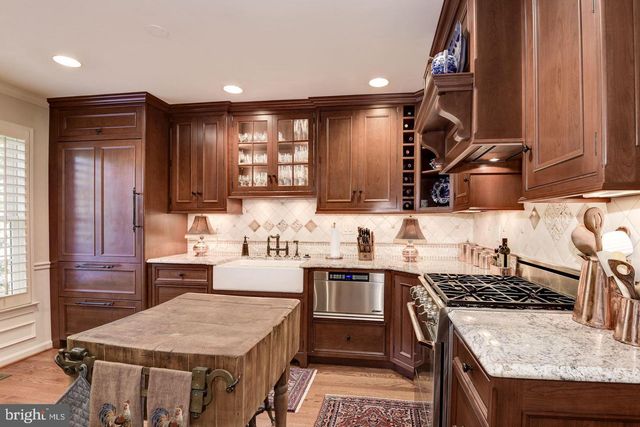 3028 MEETING ST, Falls Church, VA 22044