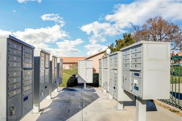 7064 Picaroon Lane, Las Vegas, NV 89145