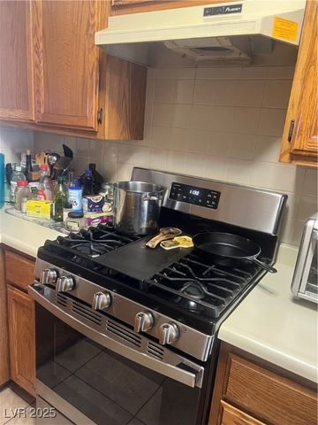 7064 Picaroon Lane, Las Vegas, NV 89145