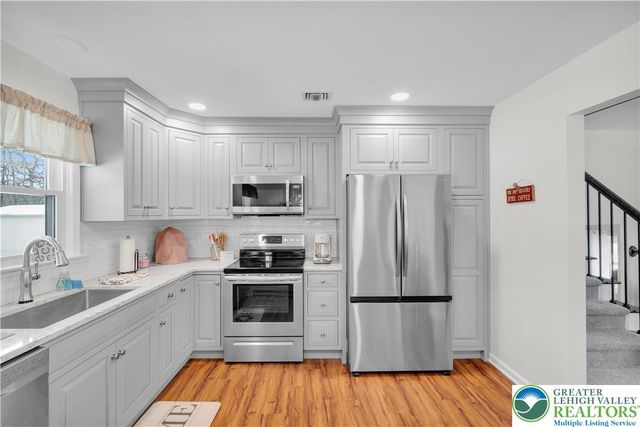 1222 Debby Court, Lehigh Twp, PA 18038