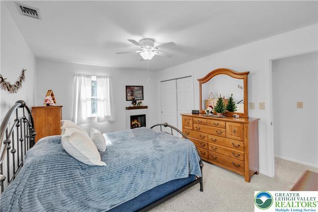 1222 Debby Court, Lehigh Twp, PA 18038