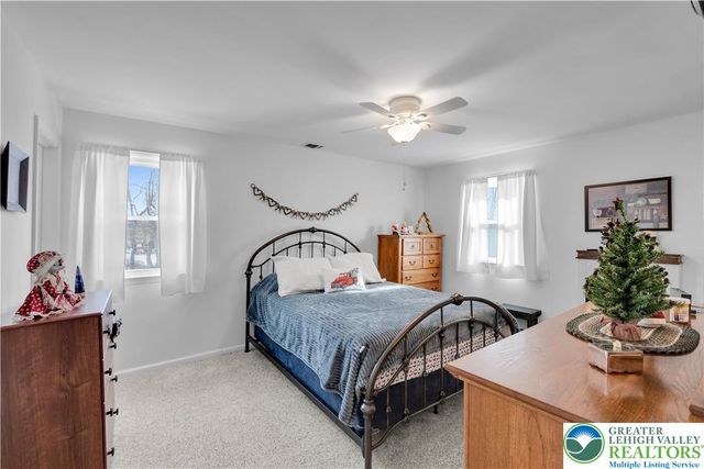 1222 Debby Court, Lehigh Twp, PA 18038