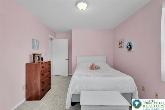 1222 Debby Court, Lehigh Twp, PA 18038