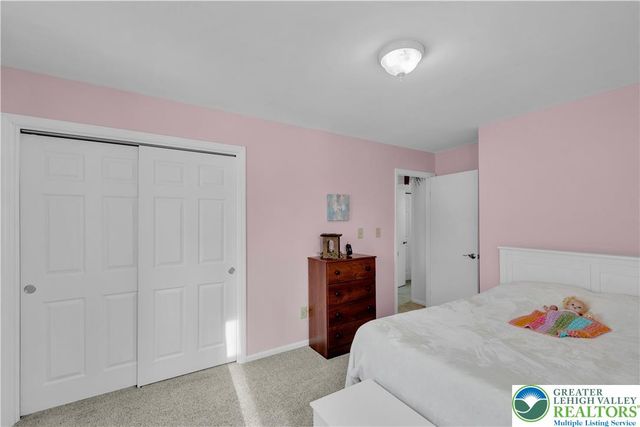 1222 Debby Court, Lehigh Twp, PA 18038