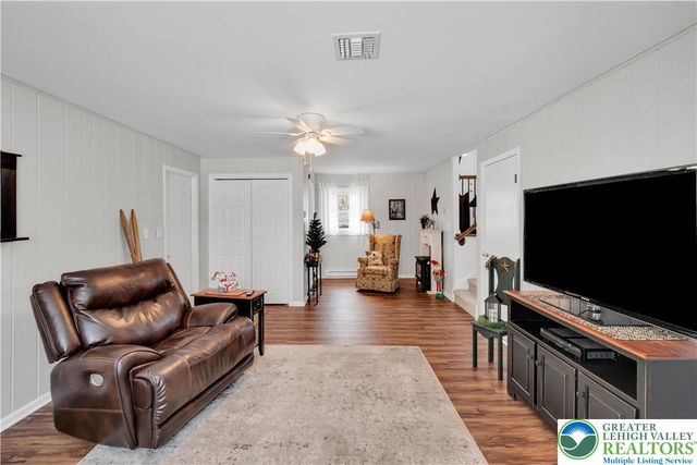 1222 Debby Court, Lehigh Twp, PA 18038