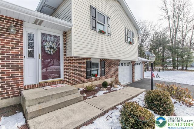 1222 Debby Court, Lehigh Twp, PA 18038