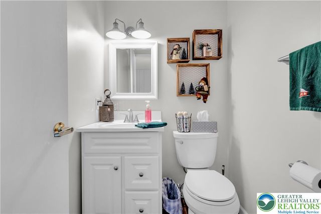 1222 Debby Court, Lehigh Twp, PA 18038