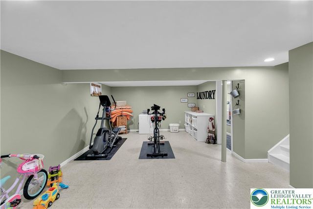 1222 Debby Court, Lehigh Twp, PA 18038