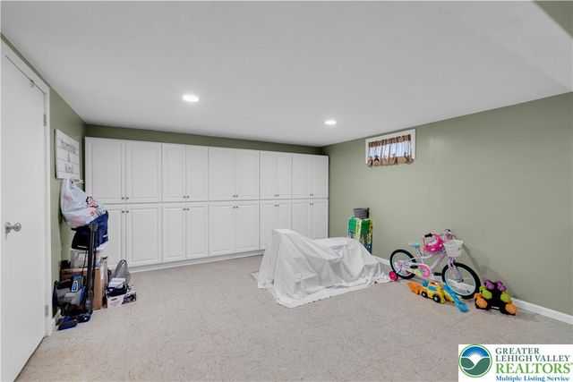 1222 Debby Court, Lehigh Twp, PA 18038